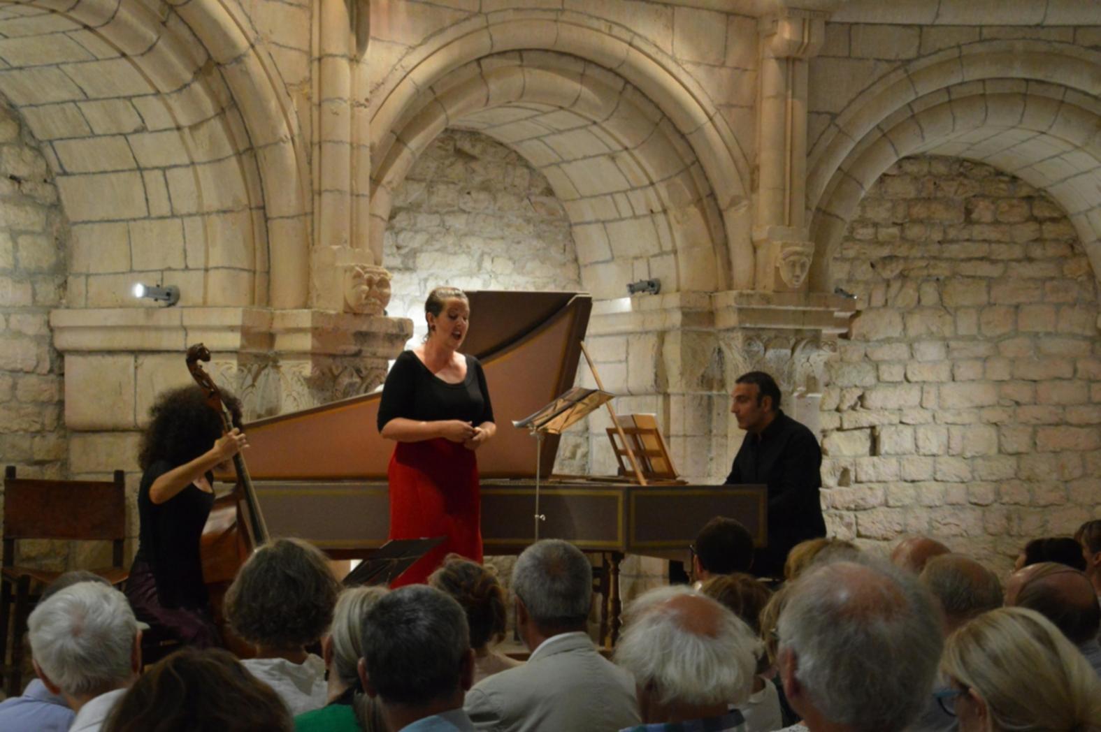 Міксерний пульт з аудіо обробкою